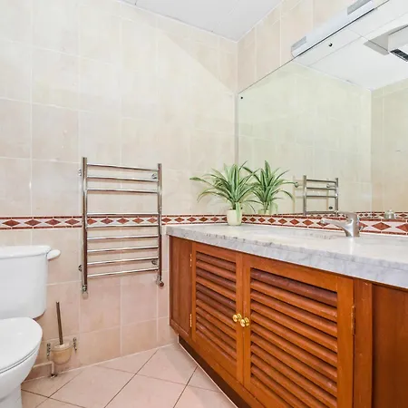 Access Paddington Apartment