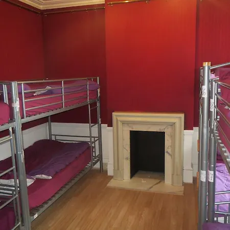 4 Star Piccadilly Hotel 2*