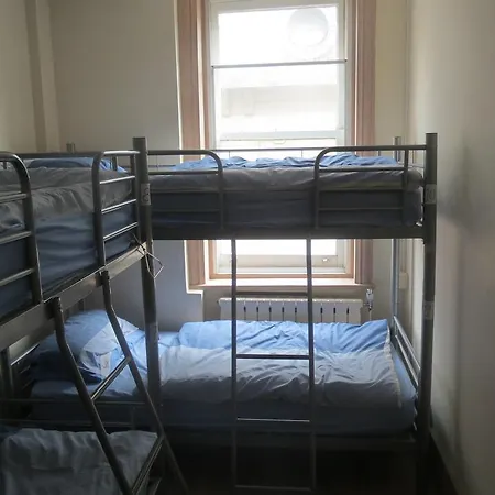 4 Star Piccadilly Hotel 2*