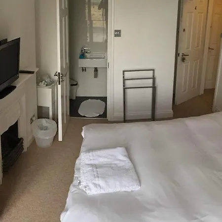 Apartment And Kew