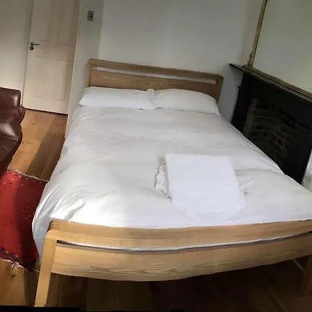 And Apartment Kew