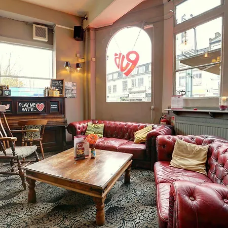 Publove @ The Crown, Battersea