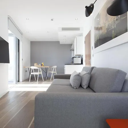 מלון דירות Adagio London 4*