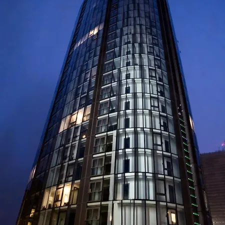 Adagio London מלון דירות 4*