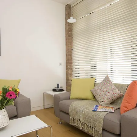 Apartment Cove Arne Street London