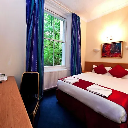 Whiteleaf Hotel