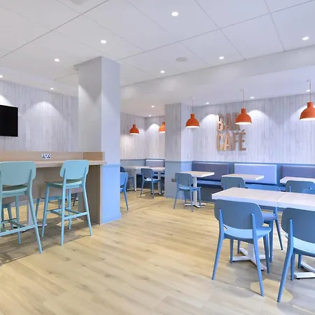 Travelodge Farringdon 3*
