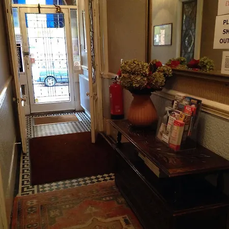 Merlyn Court 2* London
