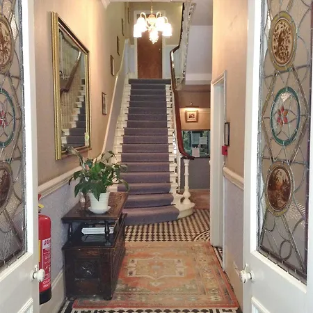 Merlyn Court Hotel