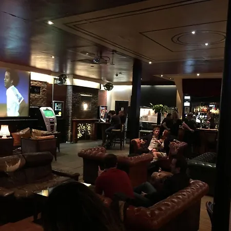 Arsenal Tavern Hostel *