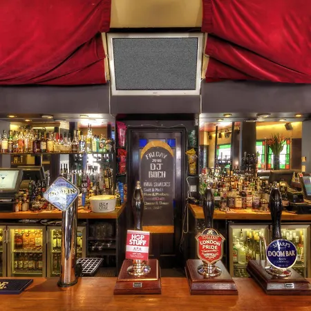 Arsenal Tavern *