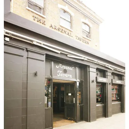 Hostel Arsenal Tavern Londyn