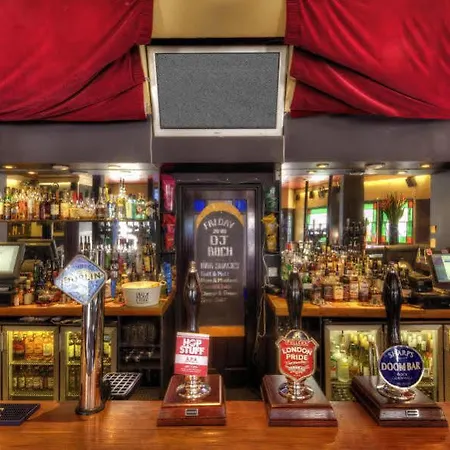 Hostel Arsenal Tavern Londyn