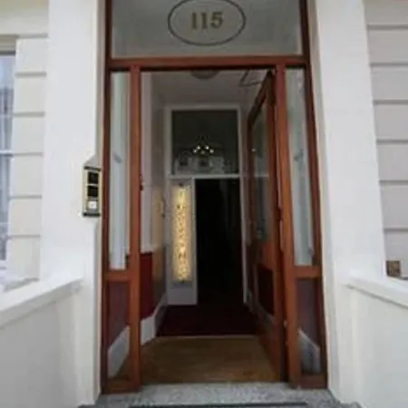 Hotel St George's 2*