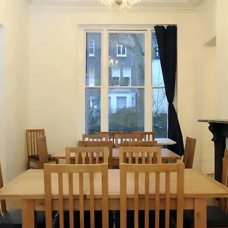 Hostel Saint Backpackers *