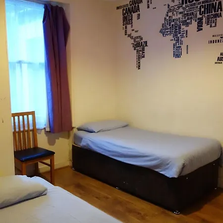 Saint Backpackers London