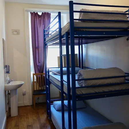 Saint Backpackers London