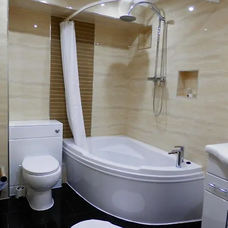 Heathrow Travellers Hub 3*