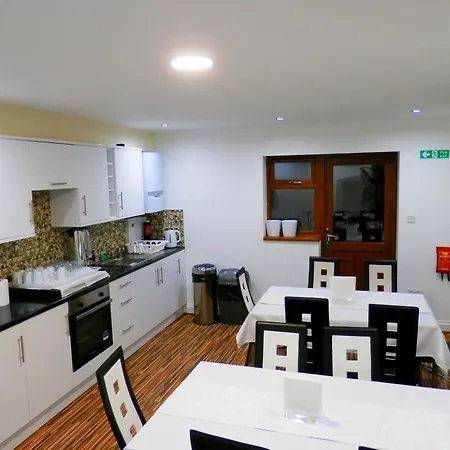 Heathrow Travellers Hub 3* Hounslow