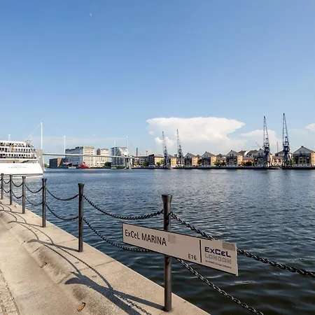 Apartment Premium By Excel London