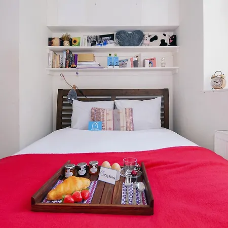 Bright Gratton Road Apartment *