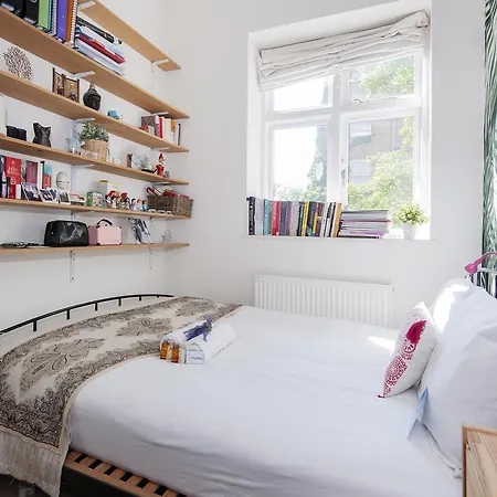 Bright Gratton Road * London
