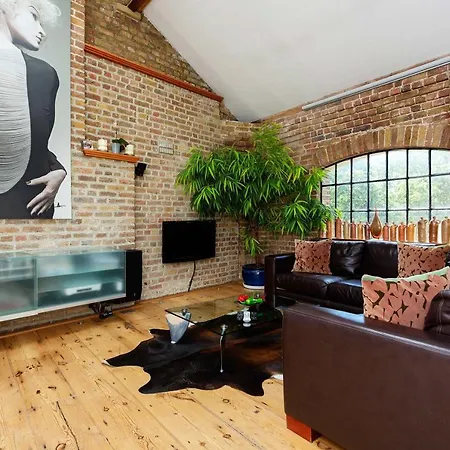 Veeve - The Grainstore Apartment London