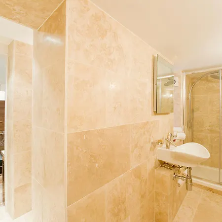 Draycotts Of Chelsea Apartment London
