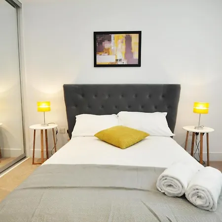 Stylish Near Central Free Wifi Apartment *