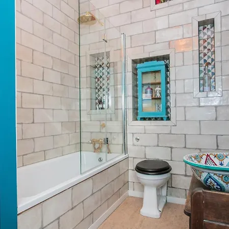 Apartment 1000+ Square Foot Loft In Former Factory