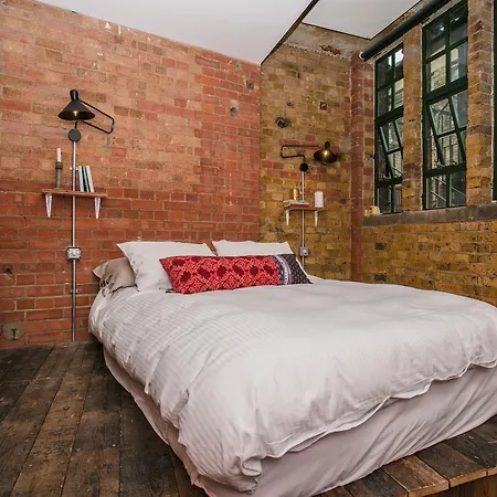 1000+ Square Foot Loft In Former Factory Apartment *