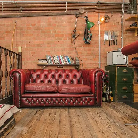 1000+ Square Foot Loft In Former Factory Apartment *