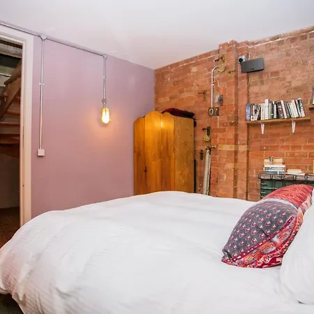 1000+ Square Foot Loft In Former Factory Apartment