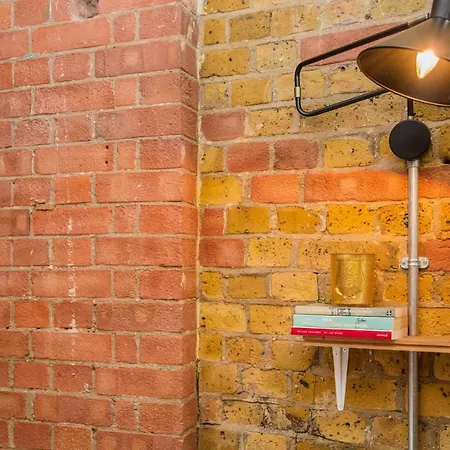 1000+ Square Foot Loft In Former Factory Apartment London