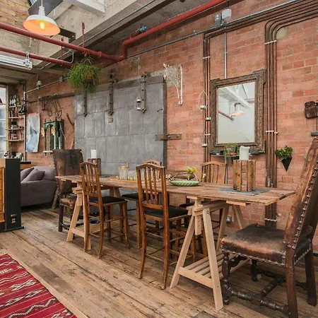 1000+ Square Foot Loft In Former Factory Apartment *