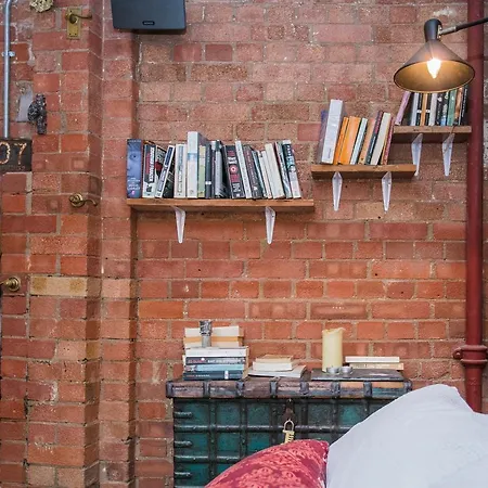 Apartment 1000+ Square Foot Loft In Former Factory *