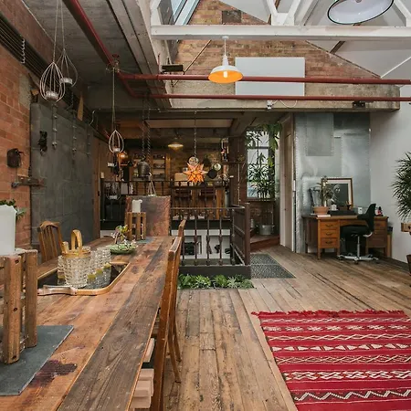 1000+ Square Foot Loft In Former Factory London