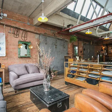 1000+ Square Foot Loft In Former Factory Apartment *