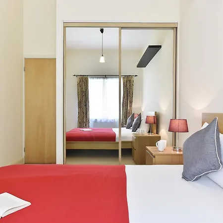 Hyde Park Apartment