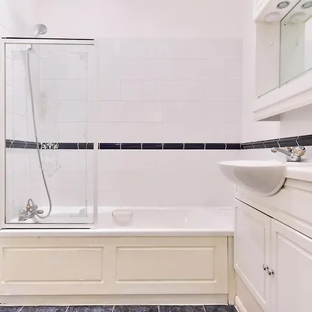 Apartment Hyde Park London