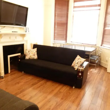 Apartment Beautiful Family Barons Court *