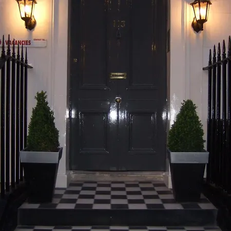 Lynton 3*