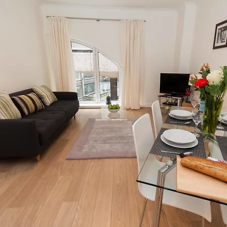 Monument Street Apartment Apartment