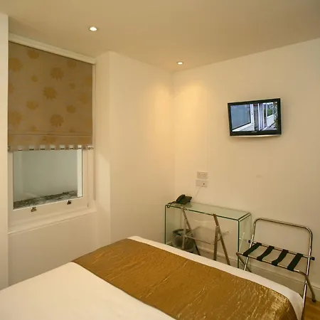 The Kensington Apartment *