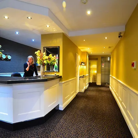 Collingham Serviced Aparthotel 4*