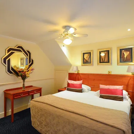 Collingham Serviced 4*