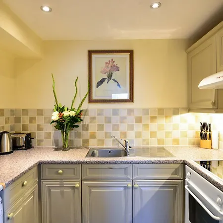 Aparthotel Collingham Serviced