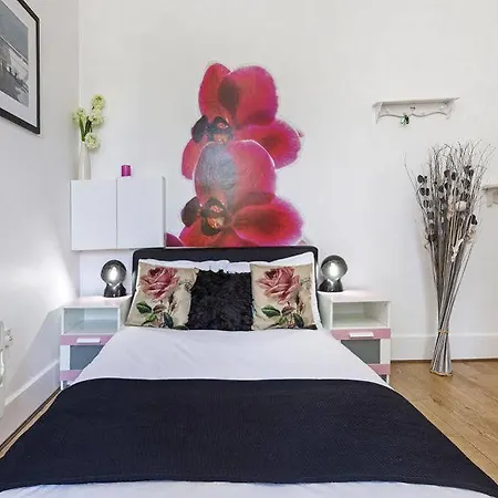 Notting Hill Gate Hotel