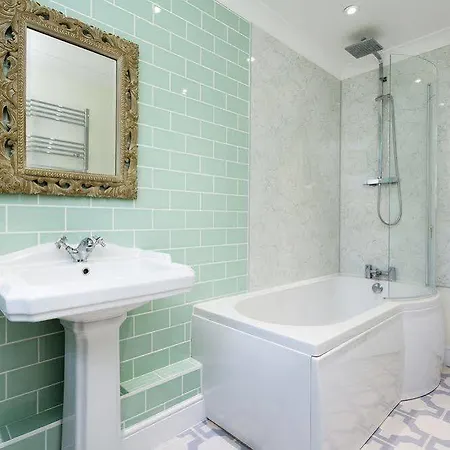 Veeve 3 Bed Flat With Parking Walford Road Stoke Newington 4*