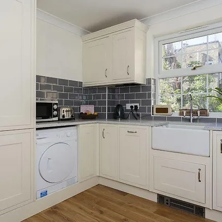 Hotel Veeve 3 Bed Flat With Parking Walford Road Stoke Newington 4*